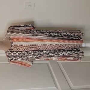 BCBGeneration Geometric Abstract Pattern Shift Dress, Size M, Short Sleeved EUC.